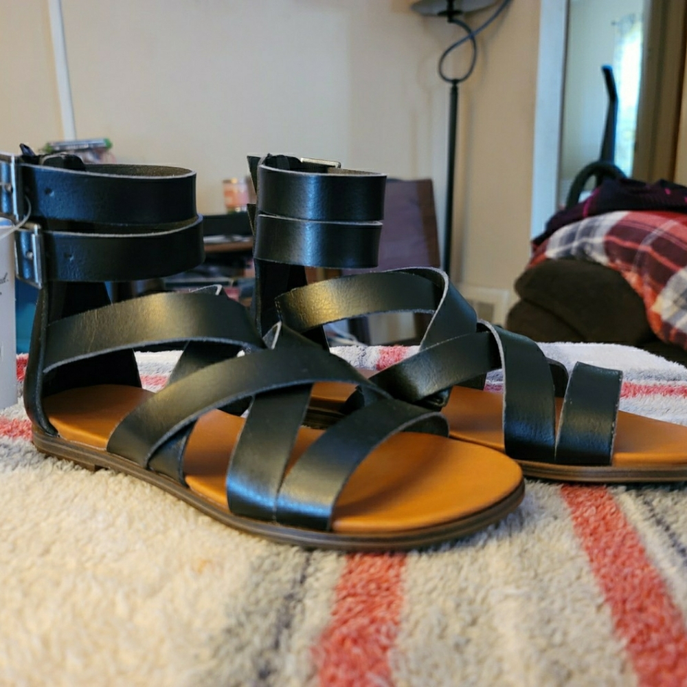 Black strapy sandal